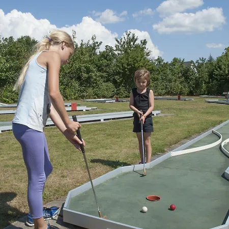 & Κάμπινγκ 3*