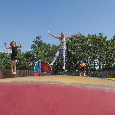 & Κάμπινγκ 3*